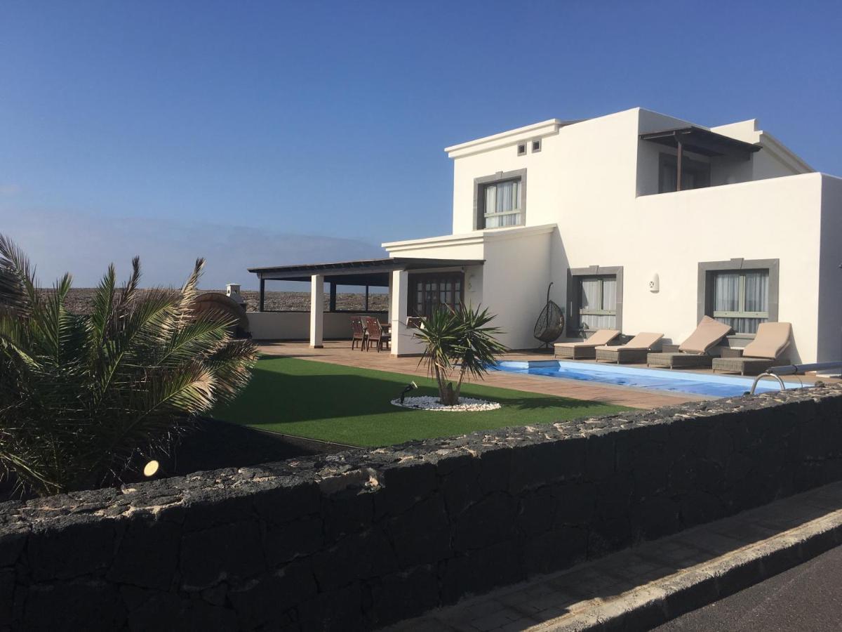 Luxury 3Bed Villa With Heated Private Pool, Full Sky And Free Wifi Playa Blanca  Kültér fotó